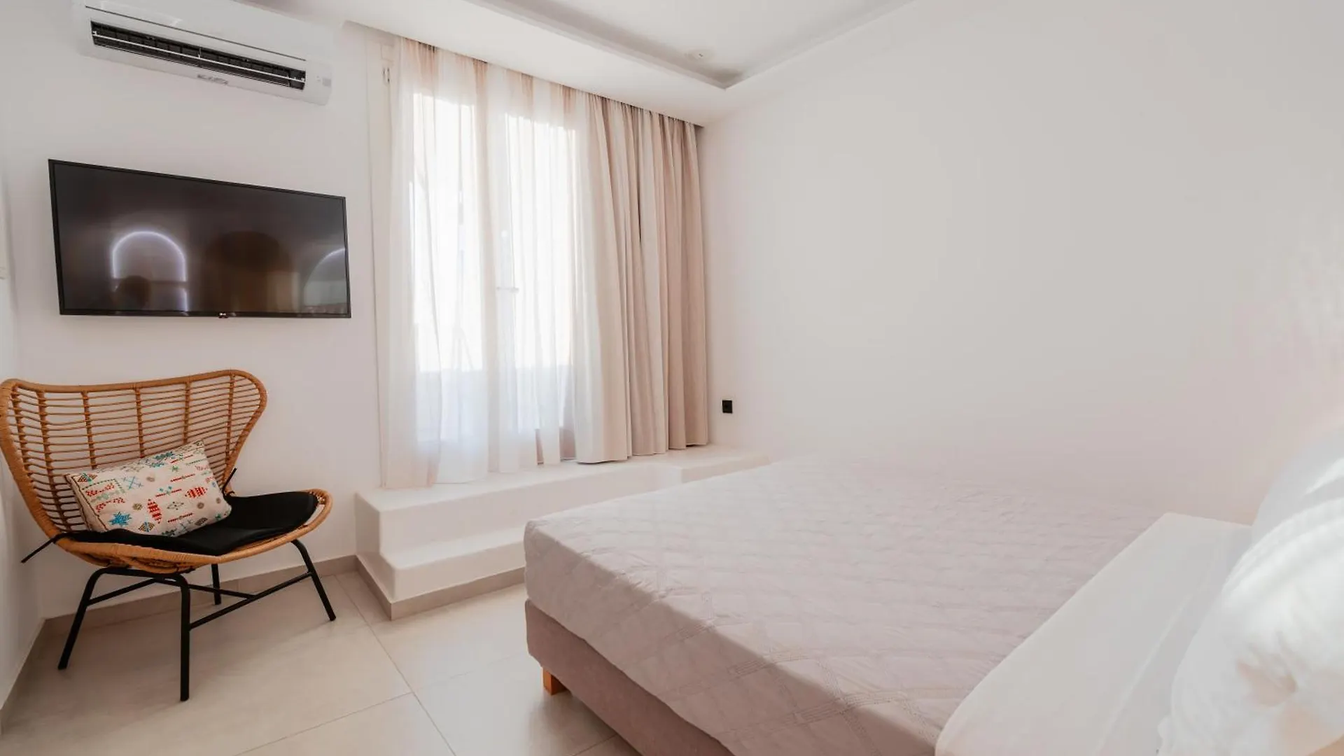 Oliving Mykonos Luxury Suites Klouvas ホテル