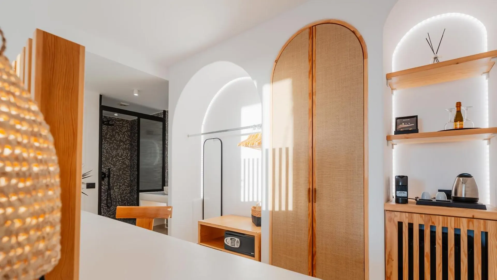 ホテル Oliving Mykonos Luxury Suites Klouvas