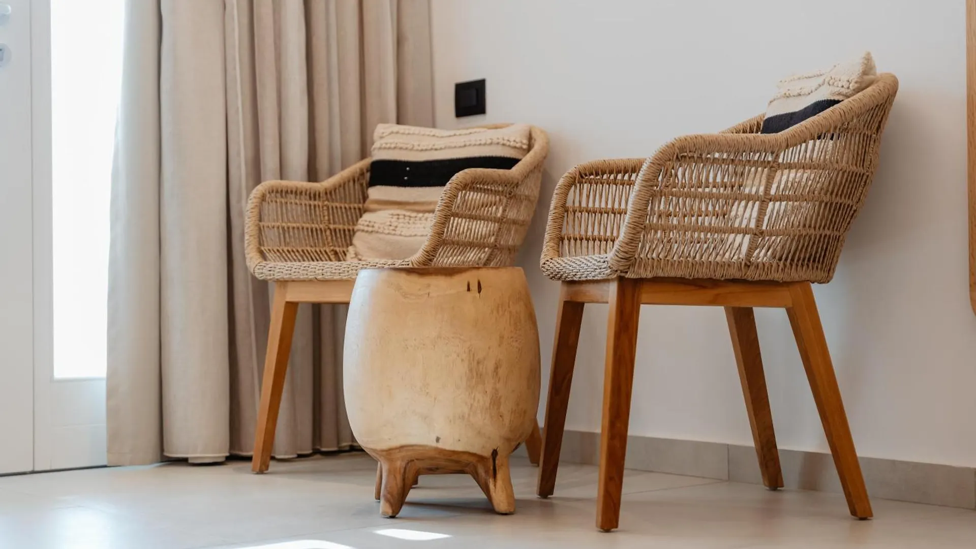 Oliving Mykonos Luxury Suites Klouvas 4*,